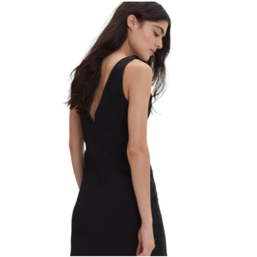 Theory Dress Women Solid Black  V-Neck Shift Dress NWOT Size  2